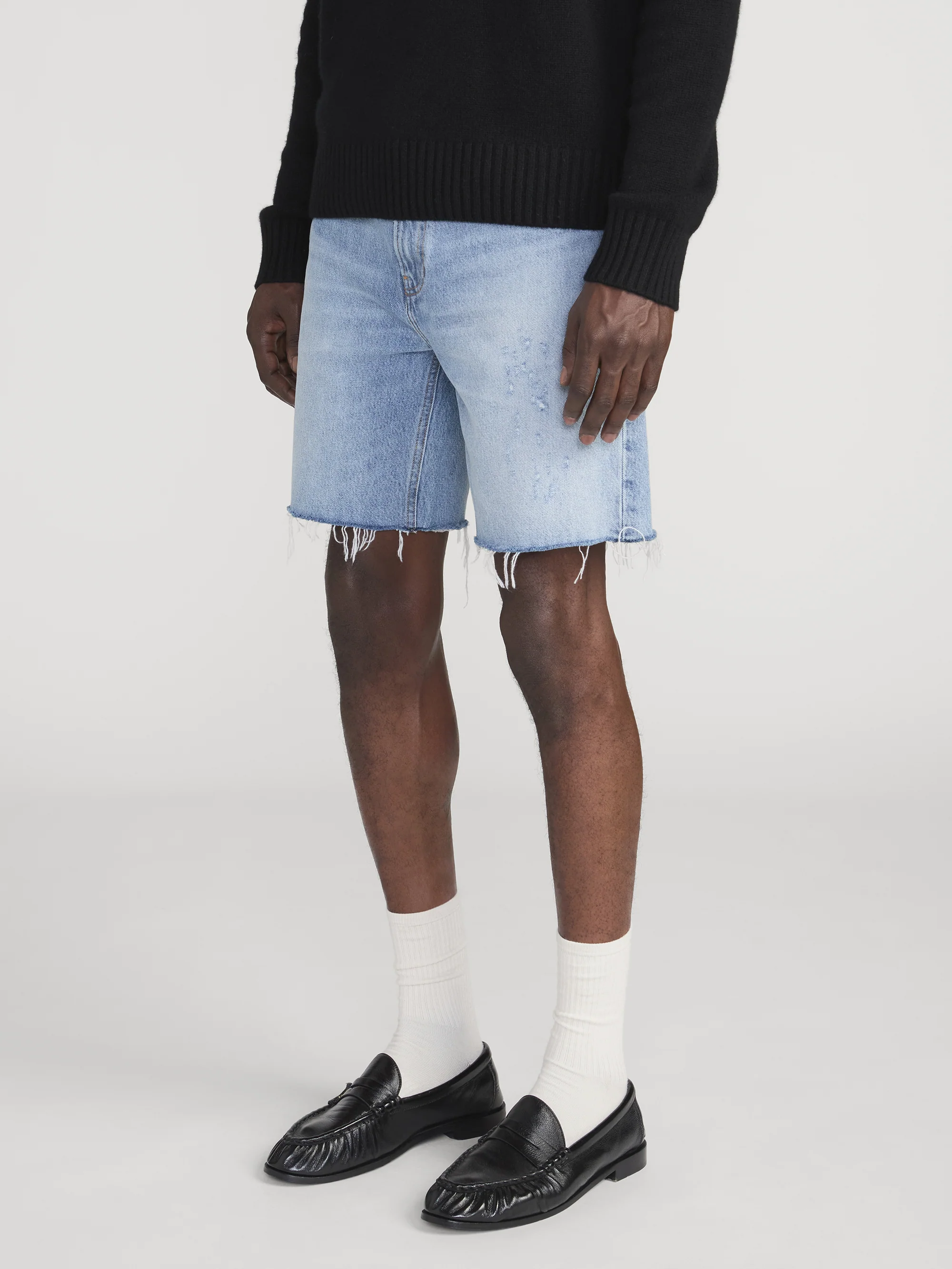 Relaxed Short -- Raw Hem Aeris - Image 4