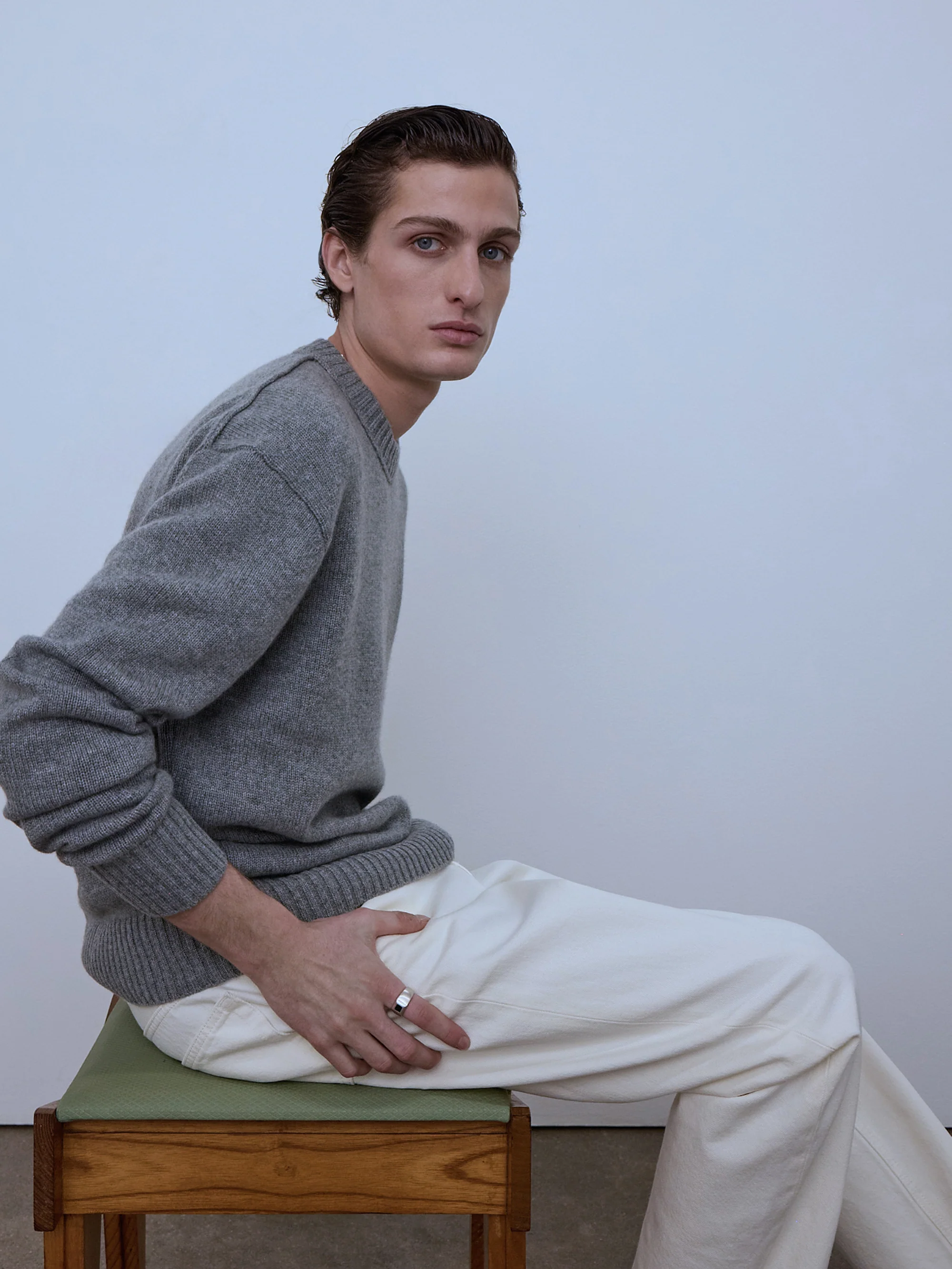 Cashmere Crewneck Sweater -- Gris - Image 8