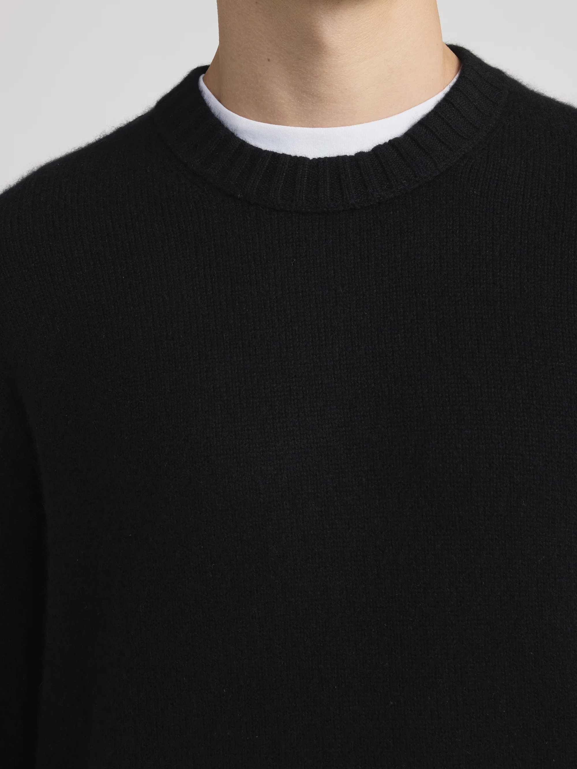 Cashmere Crewneck Sweater -- Noir - Image 4