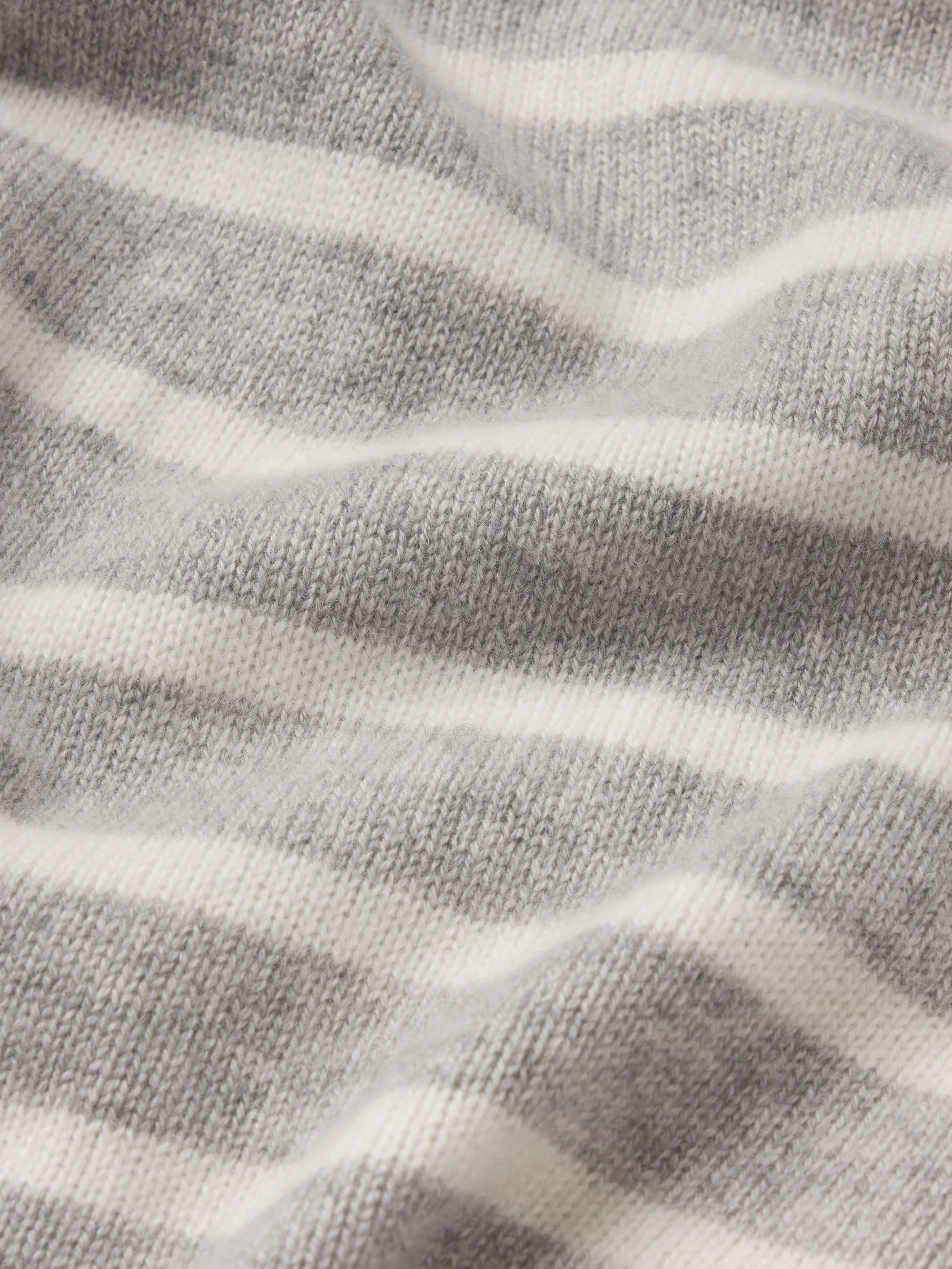The Cashmere Easy Crew -- Grey Multi - Image 6