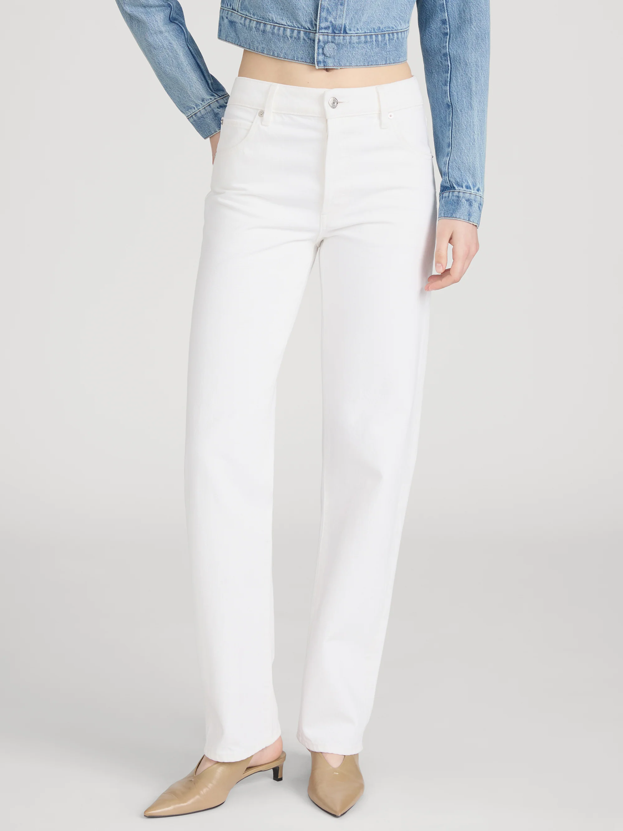 The Essential -- White - Image 3